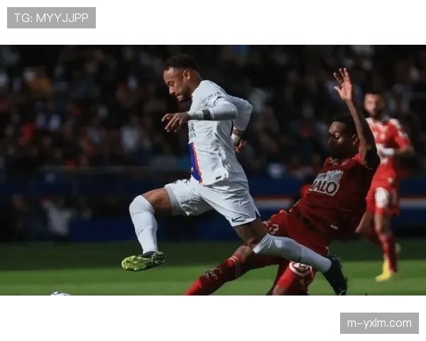 法甲积分榜竞争激烈：中游球队崛起打破巴黎垄断格局